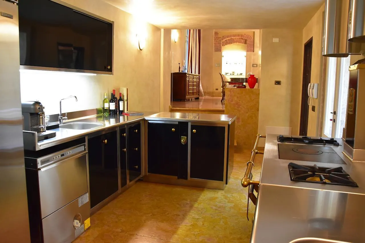 Bed & Breakfast Villa Della Torre In Citta Verona