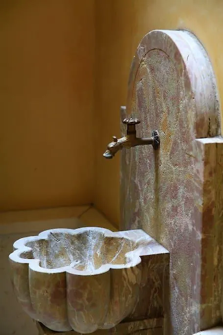 Bed & Breakfast Villa Della Torre In Citta Verona